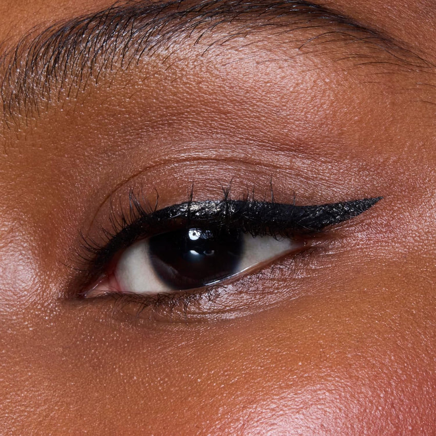 e.l.f. H2O Proof Eyeliner Pen, Felt Tip, Waterproof, Long - Lasting, High - Pigmented Liner For Bold Looks, Vegan & Cruelty - Free, Jet Black. 0.02 Fl Oz - 7DAY'S