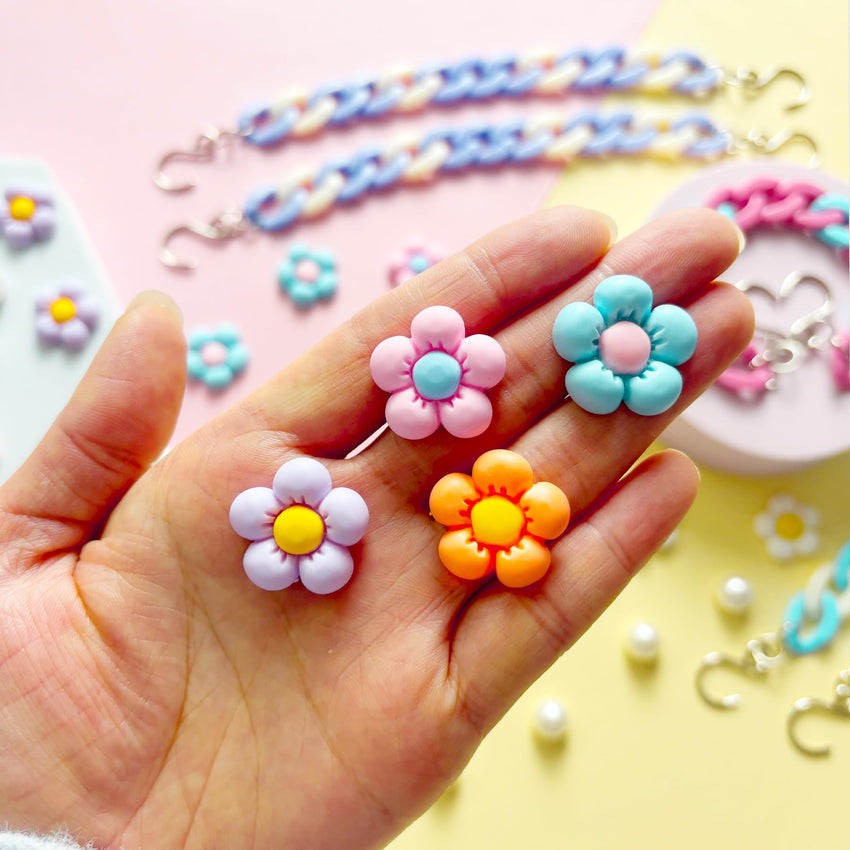 2Pcs Acrylic Shoe Chains for Women, 18Pcs Flower Pearl Shoe Charms Accessories for Clog Sandals, DIY Shoe Decoration Charms for Girls, Party Favor - 7DAY'S