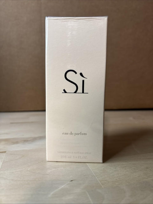 Si Eau de Toilette Natural Spray – Elegant Perfume for Women with Long Lasting Floral Fragrance, Luxury Full Size Bottle in Pink Box, Authentic French Scent, 3.4 fl oz / 100ml