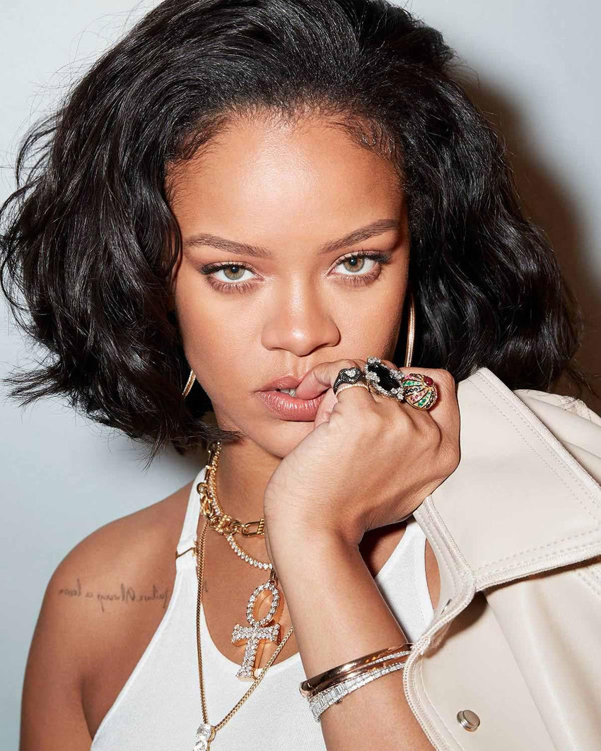 Fenty Beauty by Rihanna Pro Filt’r Soft Matte Longwear Powder Foundation 320