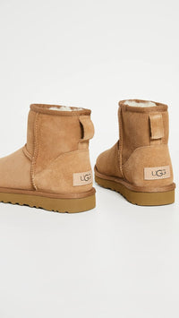 UGG Women's Classic Mini II Boots, Chestnut, Brown, 9 Medium US