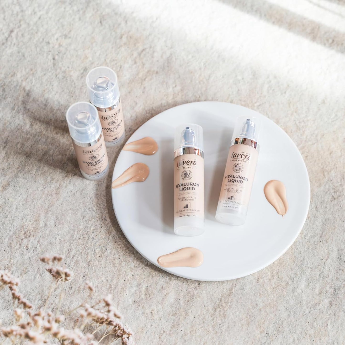 lavera Hyaluron Liquid Foundation - Cool Honey 04 - Foundation Make Up with Hyaluron & Almond Oil for a Flawless Complexion - Face Make Up - PETA Certified - Vegan - Made in Germany - 1 Fl Oz