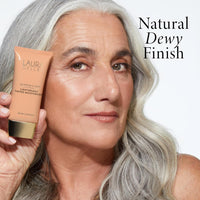 LAURA GELLER NEW YORK Quench-n-Tint Lightweight Tinted Moisturizer, Porcelain/Fair - Sheer to Light Buildable Coverage - Natural Glow Finish - Lightweight Formula - Hydratant Teinte