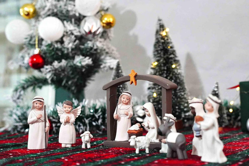 12-Piece Resin Christmas Nativity Scene Set – Miniature Holy Family Figurines with Manger and Animals, Indoor Holiday Tabletop Display