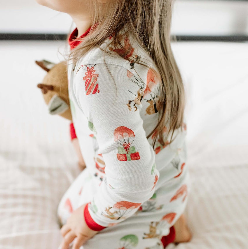 Burt's Bees Baby Girls' Pajamas, 2-Piece Long Sleeve Tee and Pants Organic Cotton PJ Set