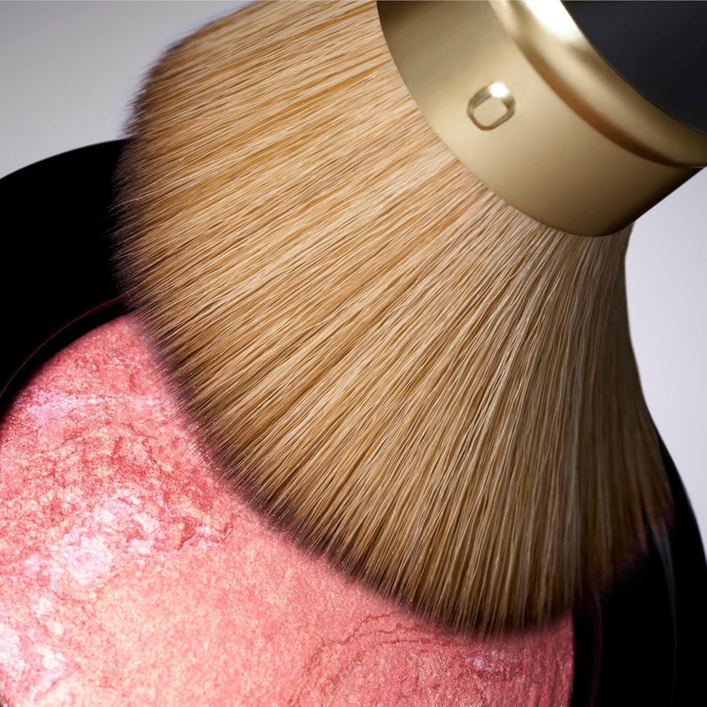 LAURA GELLER NEW YORK Cosmetic Professional Makeup Brushes - Cruelty-Free 02 Retractable Angled Kabuki Brush