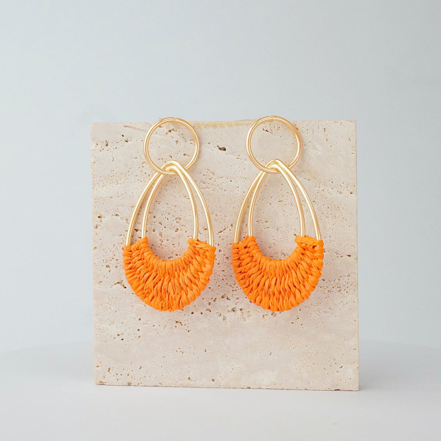 Raffia Hoop Earrings for Women Fun Boho Summer Beach Earrings Lightweight Handmade Straw Wicker Rattan Dangle Earrings Statement Geometric Round Drop Earrings