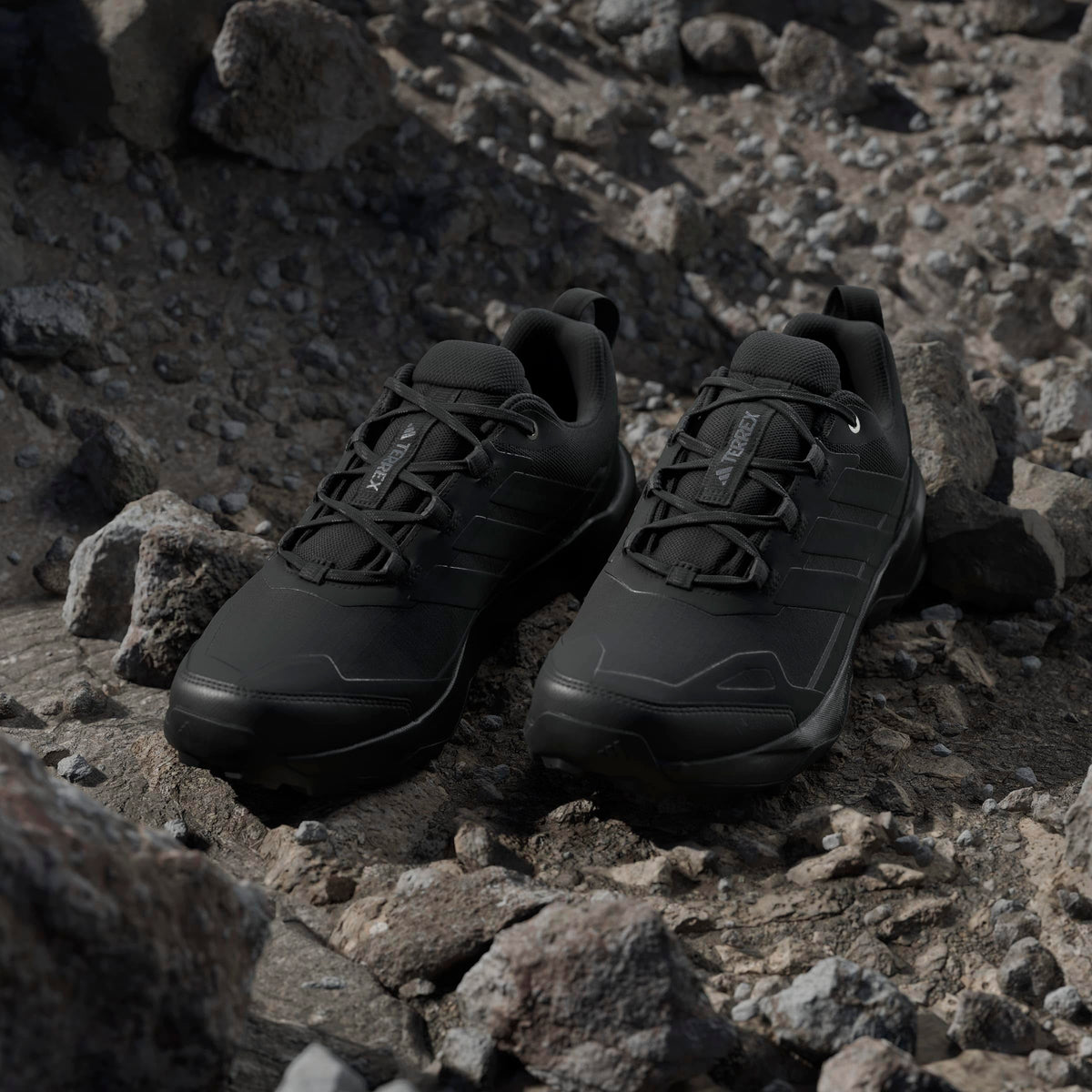 adidas Men's Terrex Skychaser AX5 Gore-TEX Hiking, Black/Black/Carbon, 12.5adidas Men's Terrex Skychaser AX5 Gore-TEX Hiking, Black/Black/Carbon, 12.5