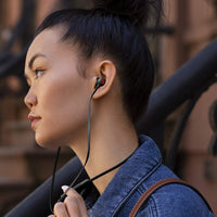 Beats Flex Wireless Earbuds - Apple W1 Headphone Chip, Magnetic Earphones, Class 1 Bluetooth, 12 Hours of Listening Time, Built - in Microphone - Black - 7DAY'S