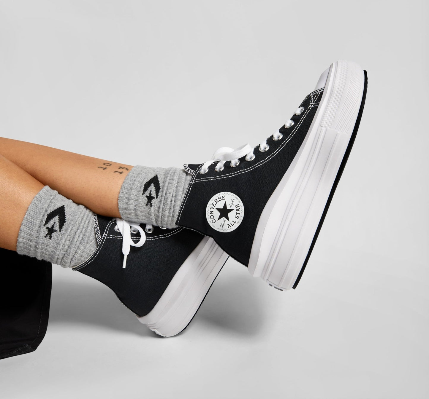 Converse Women's Skate Walking Shoe - 7DAY'S