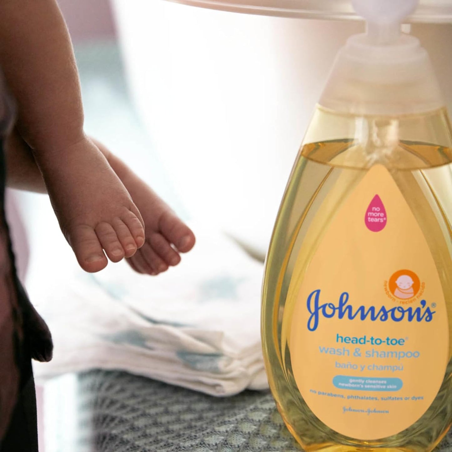 Johnson's Head - to - Toe Gentle Tear - Free Baby & Newborn Wash & Shampoo, Sulfate - , Paraben - Phthalate - & Dye - Free, Hypoallergenic Wash for Sensitive Skin & Hair, 27.1 fl. Oz - 7DAY'S