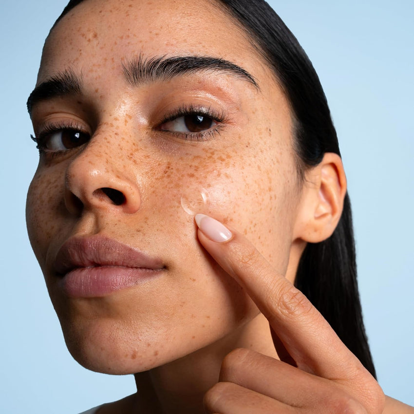 La Roche - Posay Effaclar Multi - Target Blemish Patches, Hydrocolloid Pimple Patches For Face Shields, Targets & Absorbs, Suitable Under Makeup, 22 Patches, 12 Small Size & 10 Medium Size - 7DAY'S