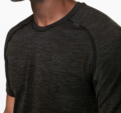 Lululemon Mens Metal Vent Tech Short Sleeve Shirt (Deep Coal Black, M) - 7DAY'S