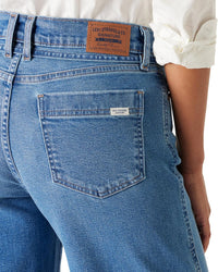 Signature by Levi Strauss & Co. Gold Women's Heritage Belted Wide Leg Jeans Mid - Rise Stretch Denim (Also Available in Plus) - 7DAY'S