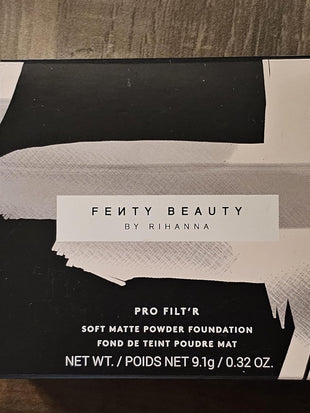 Soft Matte Powder Foundation Pro Filt'r by Fenty Beauty