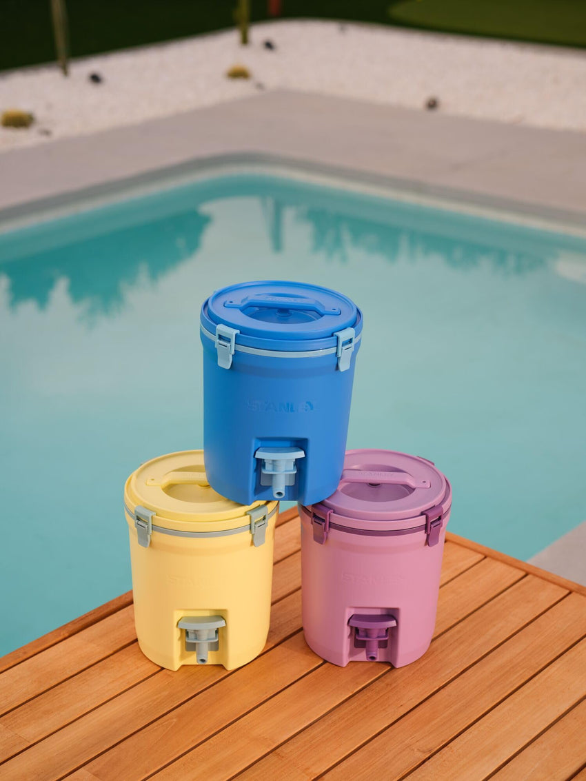 STANLEY Adventure 2 Gallon Fast Flow Water Jug, Ice Water Dispenser, Insulated Beverage Cooler with Easy Pour Spigot and Latched Foam Lid - 7DAY'S
