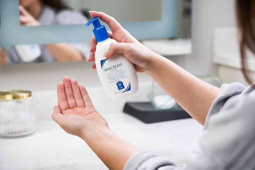 Vanicream Gentle Facial Cleanser with Pump Dispenser - 8 fl oz - Formulated Without Common Irritants for Those with Sensitive Skin - 7DAY'S